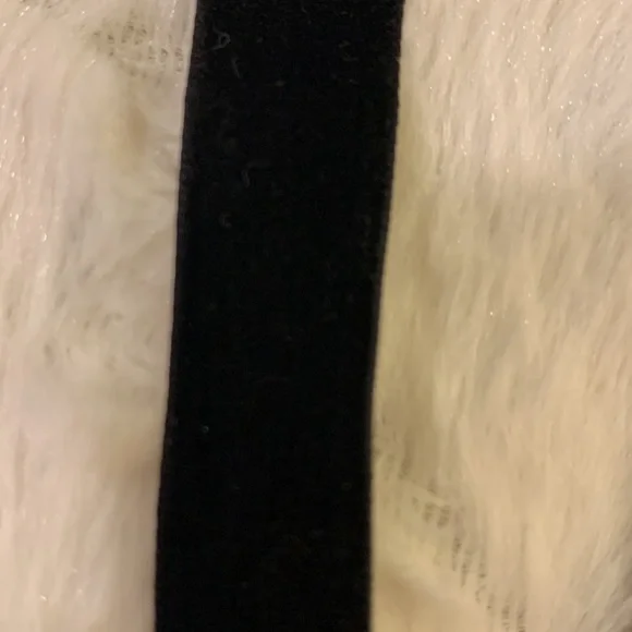 V&A Hematite Necklace.Stunning.Black velvet - Picture 3 of 7